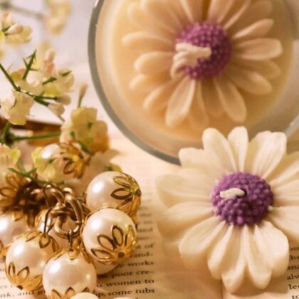 Marguerite Candle