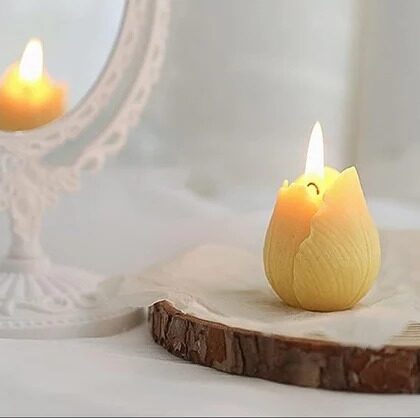 Tulip Candle