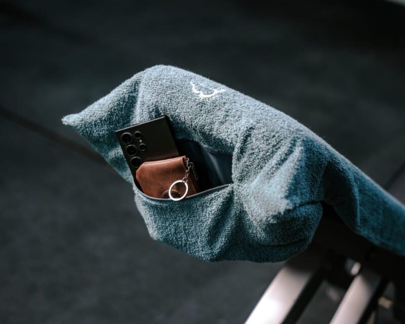 3 IN 1 GYM TOWEL - Image 3