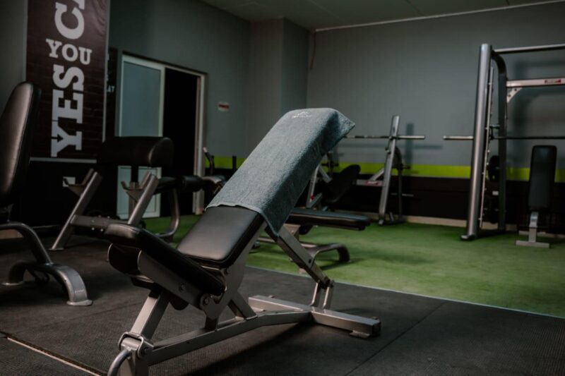 3 IN 1 GYM TOWEL - Image 4